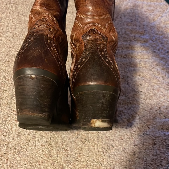 Women’s Ariat Snip toe cowboy boots - Picture 3 of 6